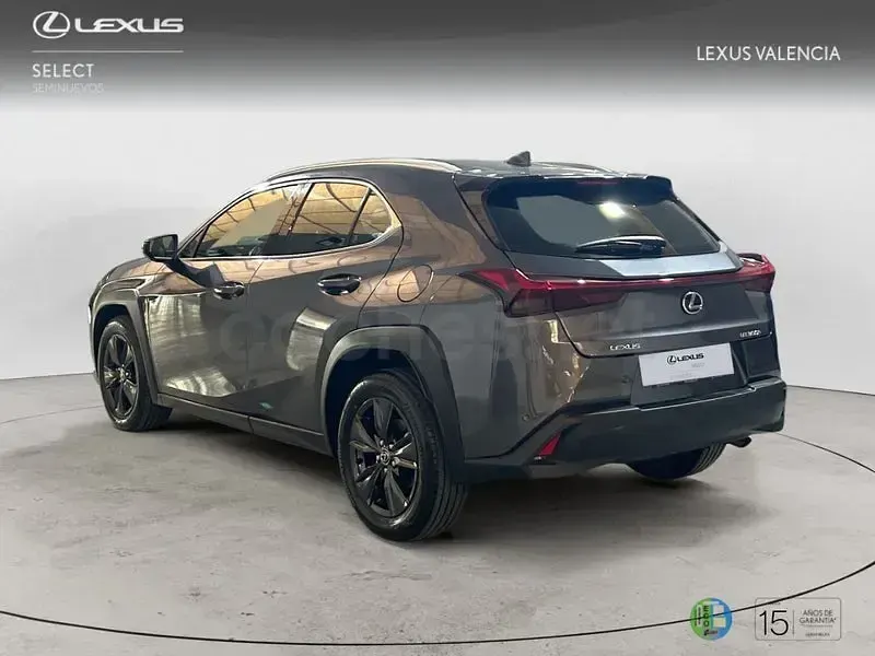 Usado Lexus UX 199 CV (146 kW) 2025 Gris / plata SUV