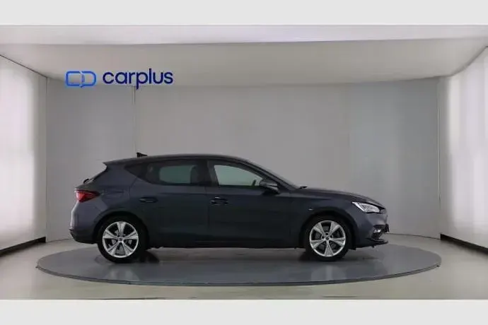 Usado Seat Leon FR 150 CV (110 kW) 2022 Gris Utilitario