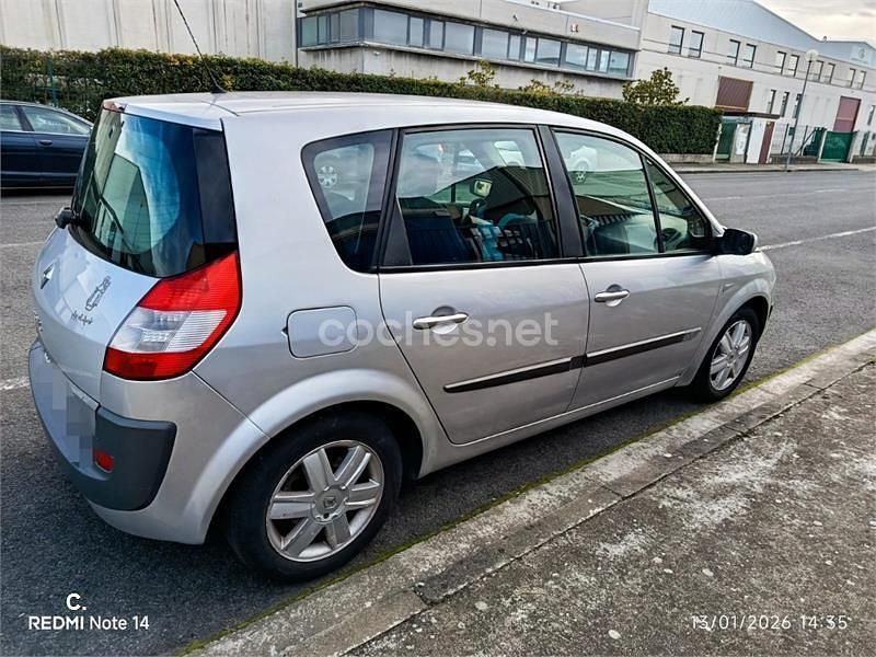 Usado Renault Scénic II Dynamique 105 CV (77 kW) 2006 Gris / plata Monovolumen