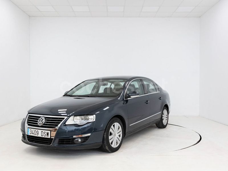 Azul Usado 2005 VW Passat Advance Berlina | 8400 € (Caro) - Imagen 1/4