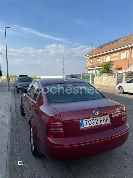 Usado Skoda Superb Comfort 140 CV (102 kW) 2007 Granate Berlina