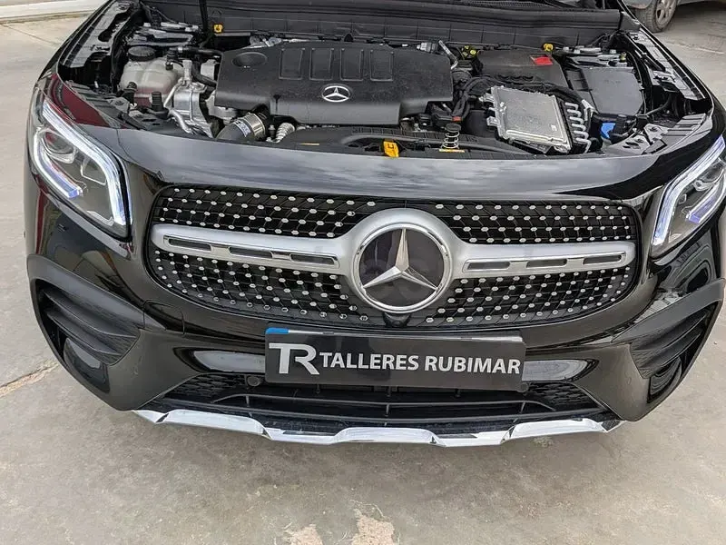 Usado Mercedes GLB200 150 CV (110 kW) 2024 Negro SUV