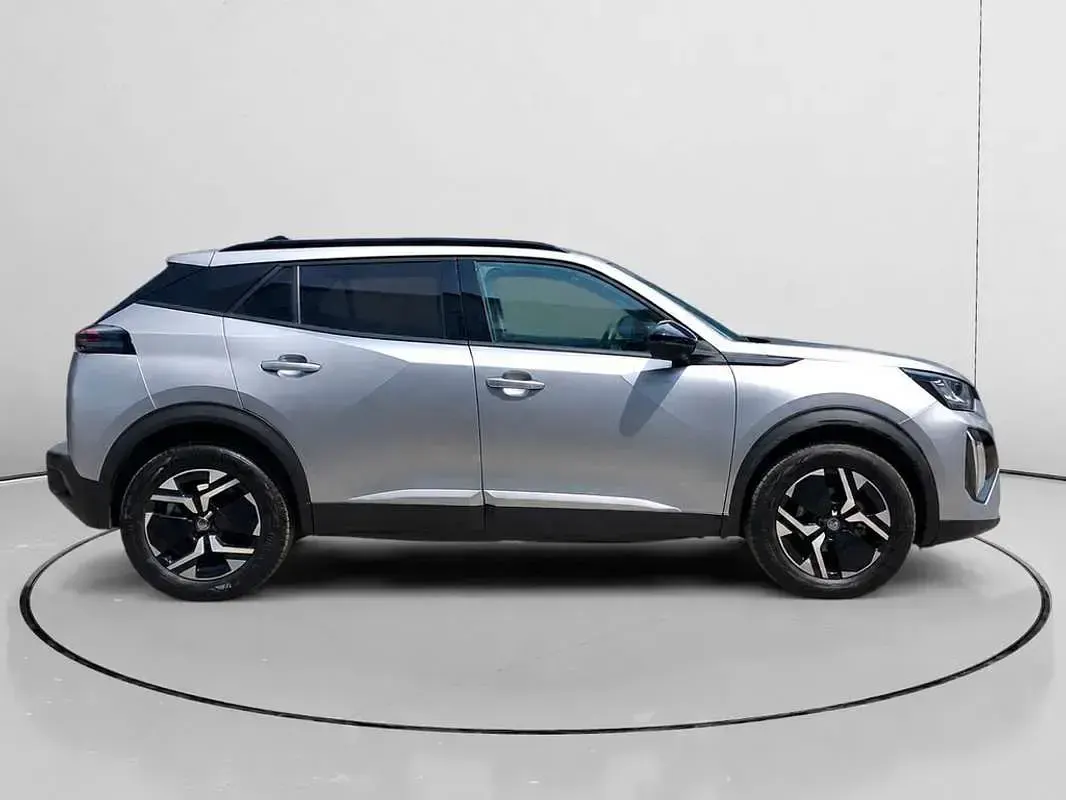 Usado Peugeot 2008 Allure 131 CV (96 kW) 2024 Gris SUV