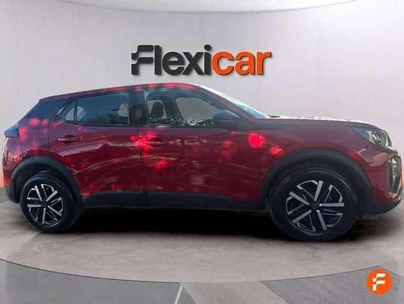 Usado Peugeot 2008 Active 101 CV (74 kW) 2023 Rojo SUV