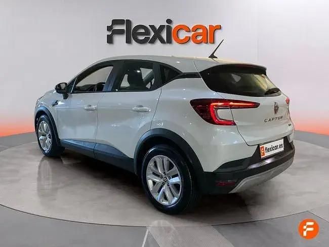 Używany Renault Captur Evolution 145 KM (106 kW) 2022 Biały SUV