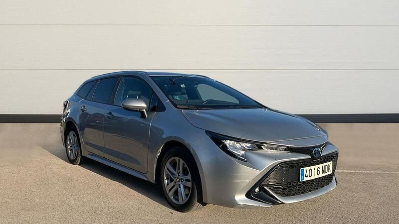 Usado Toyota Corolla Active 122 CV (89 kW) 2023 Plata Familiar