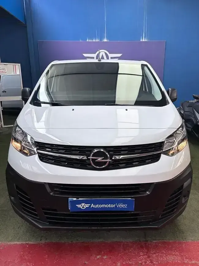 Usado Opel Vivaro 101 CV (74 kW) 2023 Blanco Monovolumen