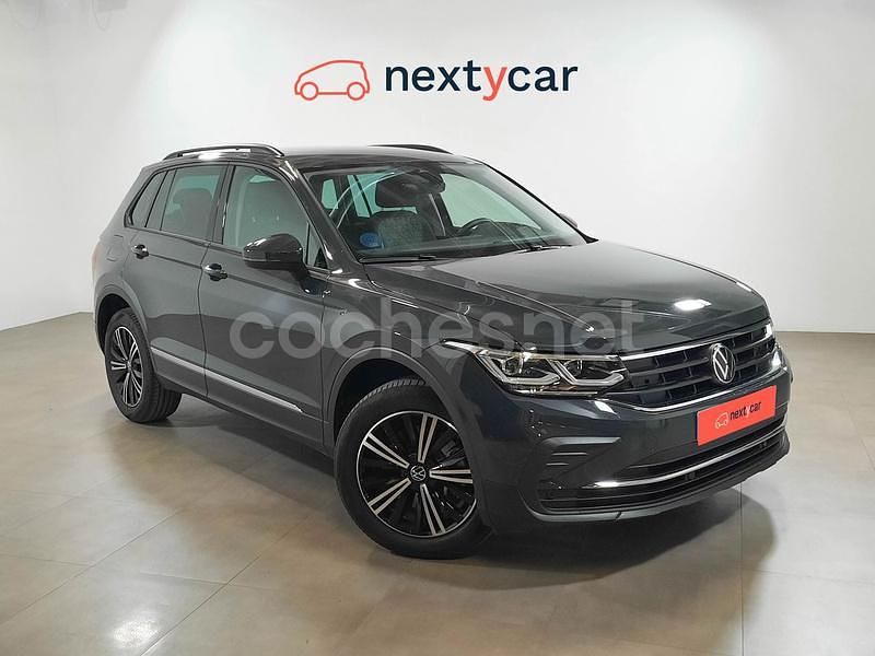 Gris / plata Usado 2023 VW Tiguan Life SUV | 34.900 € (Un poco caro) - Imagen 1/4