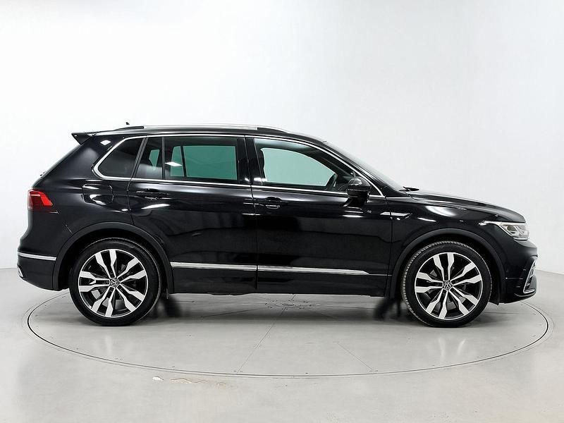 Usado VW Tiguan R-line 150 CV (110 kW) 2021 Negro SUV