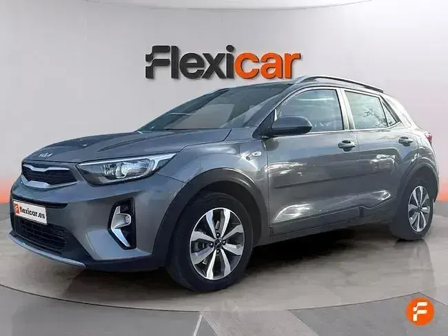Usado Kia Stonic 84 CV (61 kW) 2023 Gris SUV