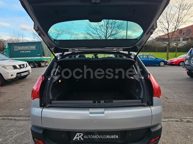 Usado Peugeot 3008 Premium 110 CV (80 kW) 2010 Gris / plata Familiar