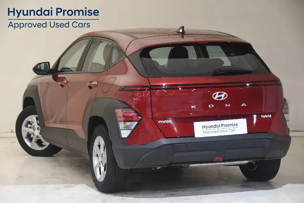 Usado Hyundai Kona 129 CV (94 kW) 2025 Granate SUV
