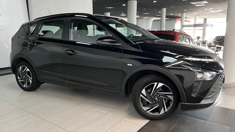 Usado Hyundai Bayon 100 CV (73 kW) 2022 Negro SUV