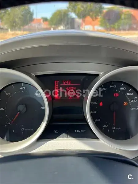 Usado Seat Ibiza Stylance 105 CV (77 kW) 2009 Rojo Berlina