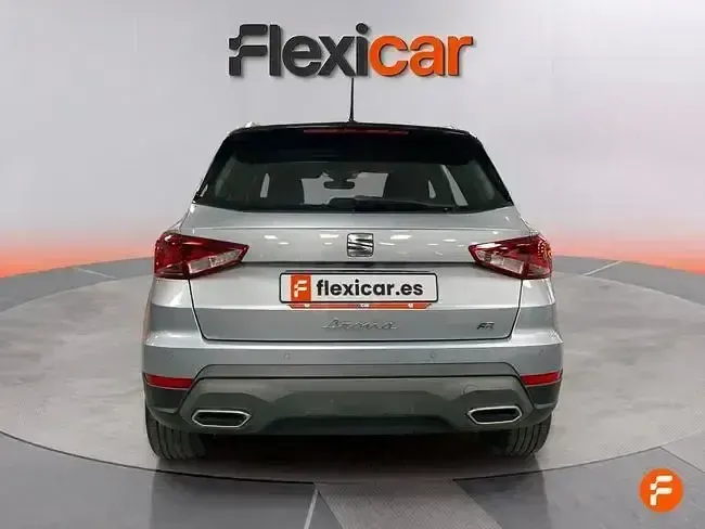 Usado Seat Arona FR 110 CV (80 kW) 2024 Gris SUV