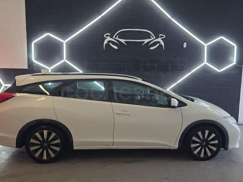 Usado Honda Civic Sport 120 CV (88 kW) 2014 Blanco Familiar