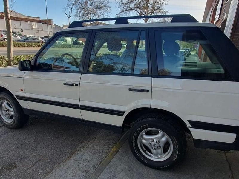 Usado Land Rover Range Rover 136 CV (100 kW) 1999 Blanco SUV