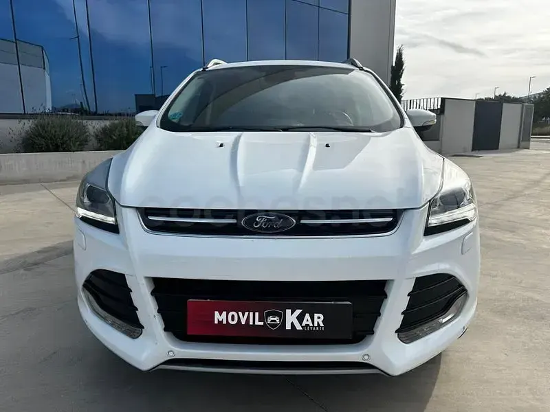 Usado Ford Kuga Titanium 120 CV (88 kW) 2016 Blanco SUV