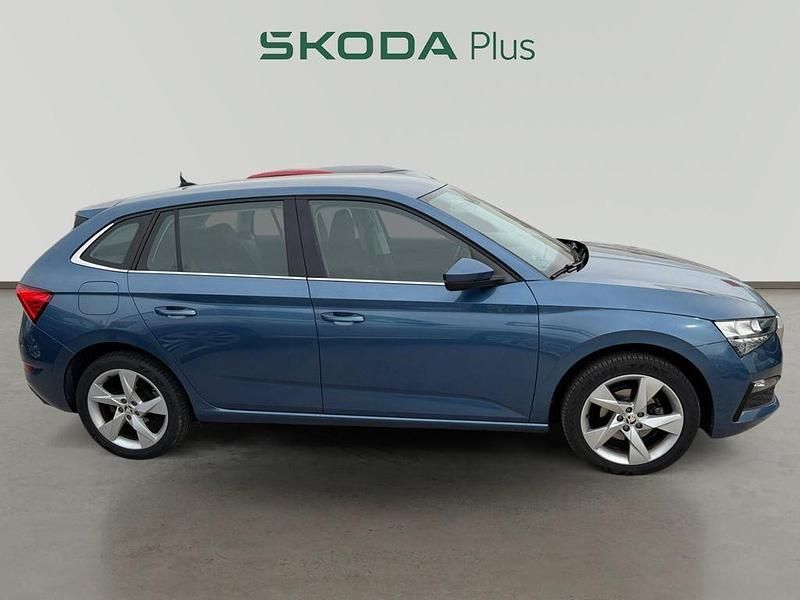 Usado Skoda Scala Ambition 116 CV (85 kW) 2021 Azul Utilitario