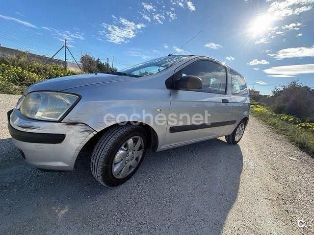 Usado Hyundai Getz 63 CV (46 kW) 2003 Gris / plata Utilitario