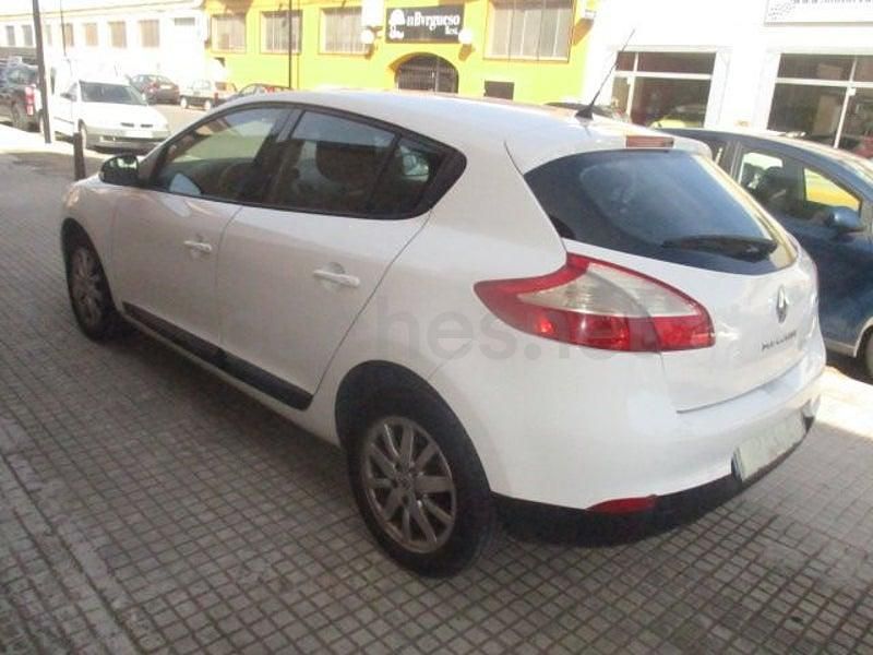 Usado Renault Mégane Authentique 110 CV (80 kW) 2012 Blanco Berlina