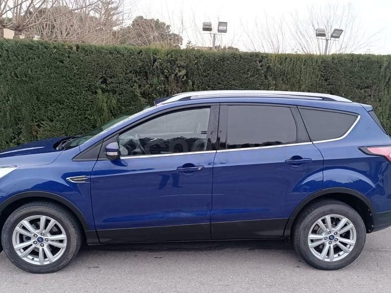 Usado Ford Kuga Business Edition 150 CV (110 kW) 2017 Azul SUV