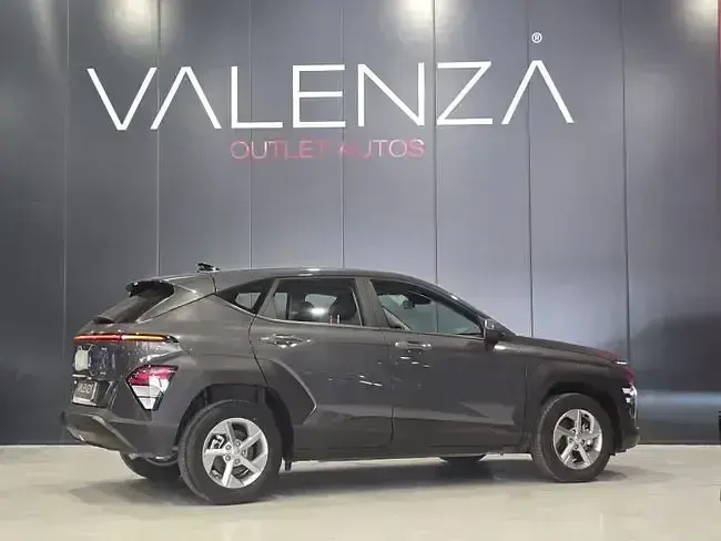 Usado Hyundai Kona 120 CV (88 kW) 2024 Gris SUV