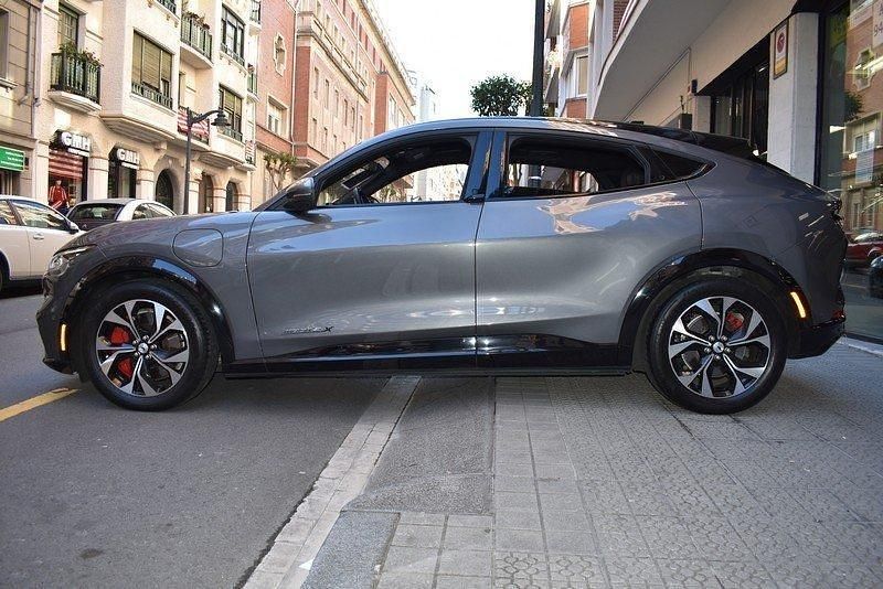 Usado Ford Mustang Mach-E 258 kW (351 CV) 2021 Gris carbono SUV