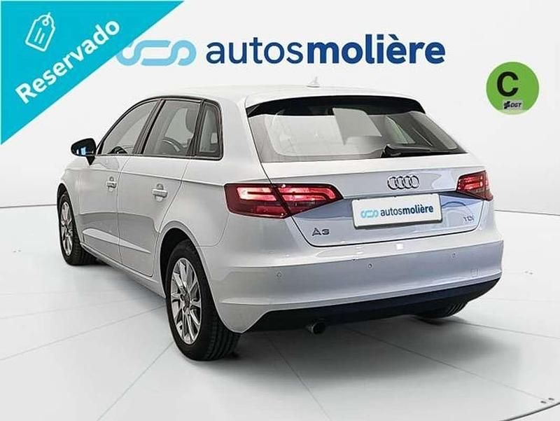 Usado Audi A3 Sportback Attraction 110 CV (80 kW) 2015 Blanco Utilitario