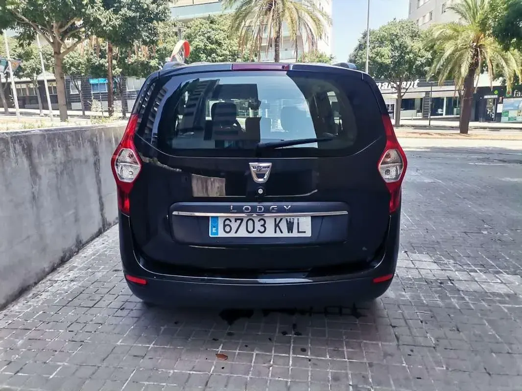 Usado Dacia Lodgy Comfort 102 CV (75 kW) 2019 Negro Monovolumen