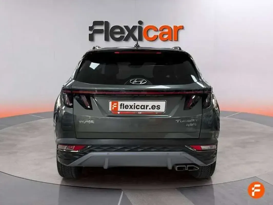 Usado Hyundai Tucson 230 CV (169 kW) 2021 Gris SUV