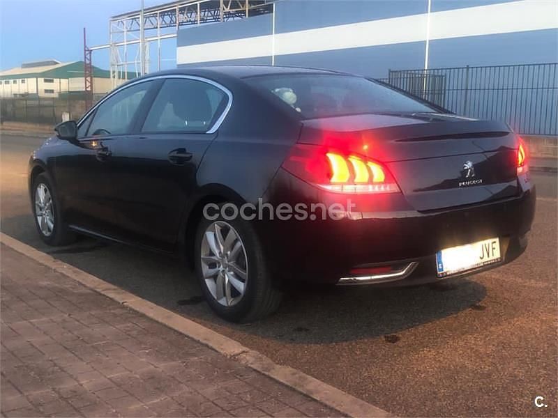 Usado Peugeot 508 Active 150 CV (110 kW) 2016 Gris / plata Berlina