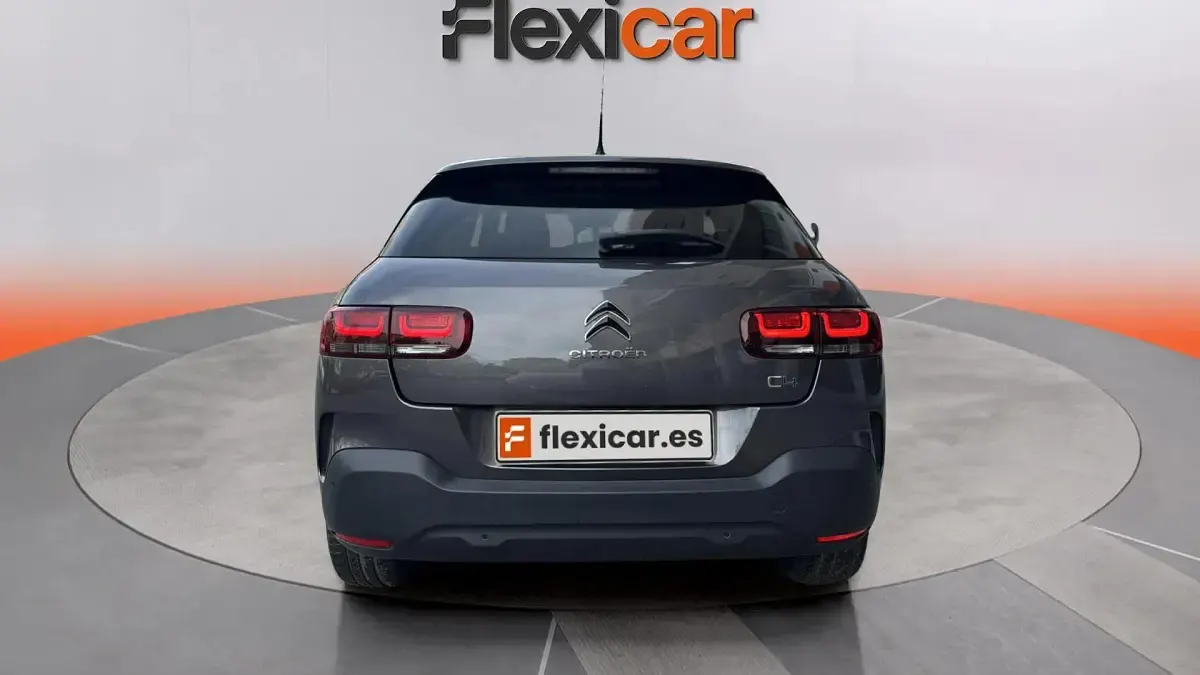 Usado Citroën C4 Comfort 110 CV (80 kW) 2018 Gris Berlina