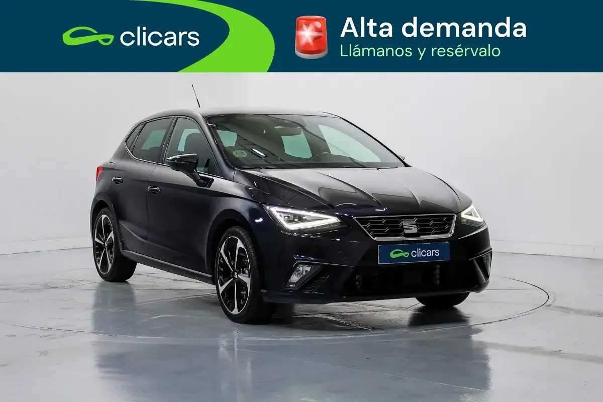 Usado Seat Ibiza FR 150 CV (110 kW) 2022 Negro Utilitario