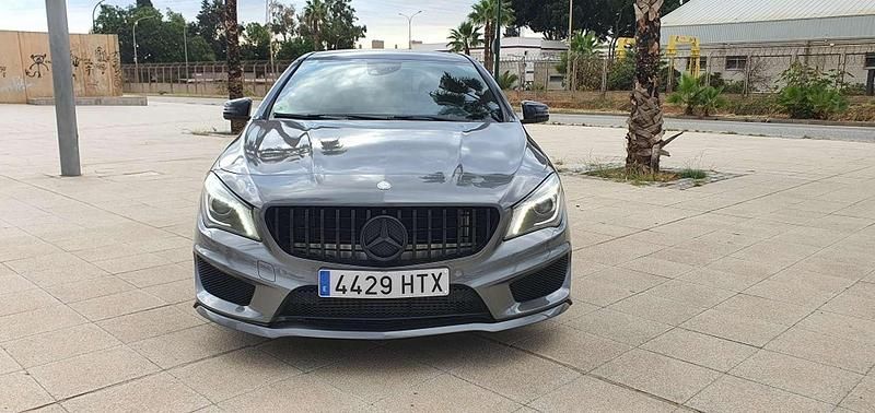 Usado Mercedes CLA220 AMG line 170 CV (125 kW) 2013 Gris / plata Berlina