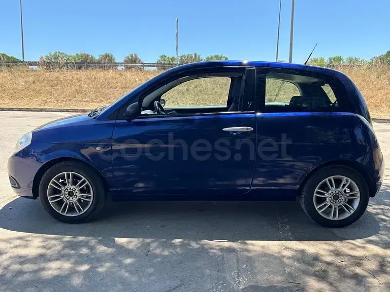 Usado Lancia Ypsilon 60 CV (44 kW) 2008 Azul Utilitario