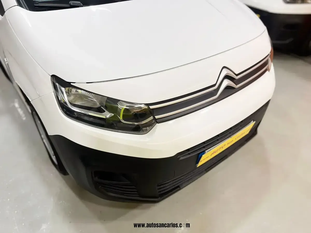 Usado Citroën Berlingo Feel 100 CV (73 kW) 2020 Blanco Monovolumen