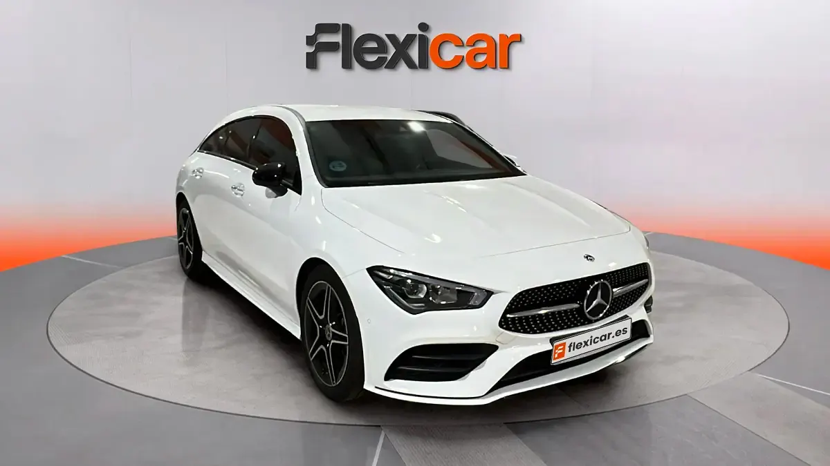 Usado Mercedes CLA200 Shooting Brake 150 CV (110 kW) 2023 Familiar