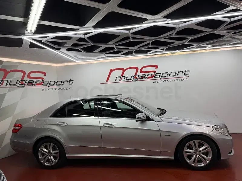 Usado Mercedes E350 Avantgarde 231 CV (169 kW) 2010 Gris / plata Berlina