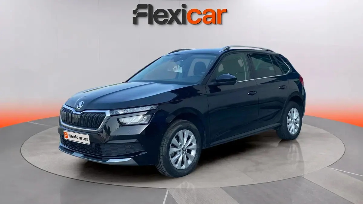 Usado Skoda Kamiq Ambition 90 CV (66 kW) 2022 Negro SUV