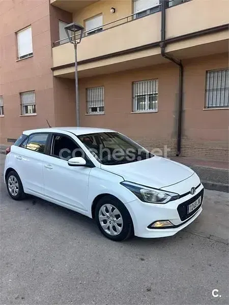 Brugt Hyundai i20 90 HK (66 kW) 2017 Hvid Sedan