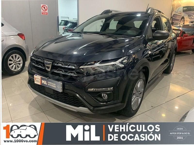 Usado Dacia Sandero Essentiel 91 CV (66 kW) 2022 Gris / plata Berlina
