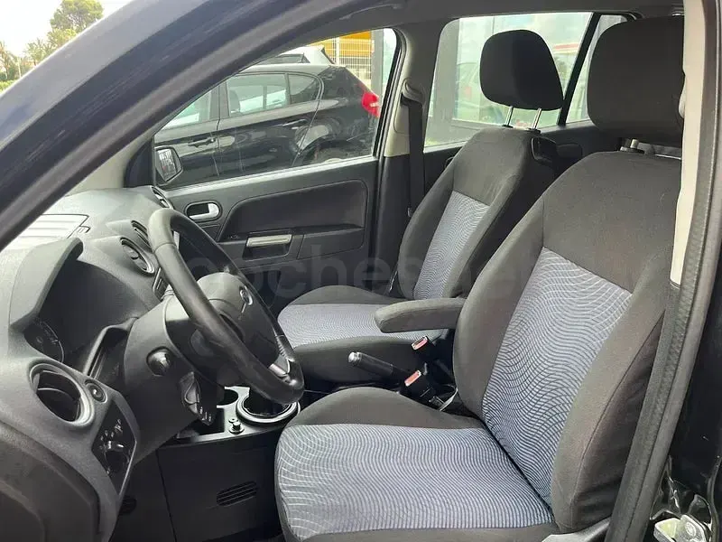Usado Ford Fusion Ambiente 80 CV (58 kW) 2007 Negro Utilitario
