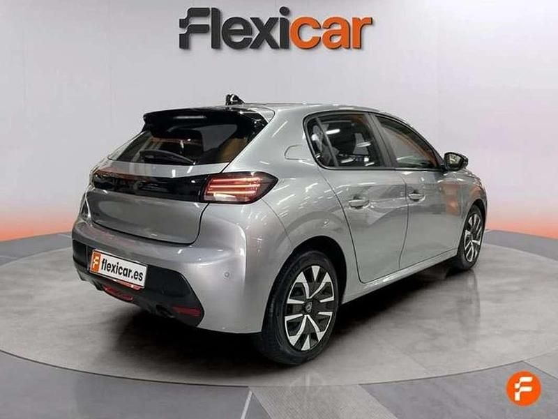 Usado Peugeot 208 Allure 102 CV (75 kW) 2024 Gris Utilitario