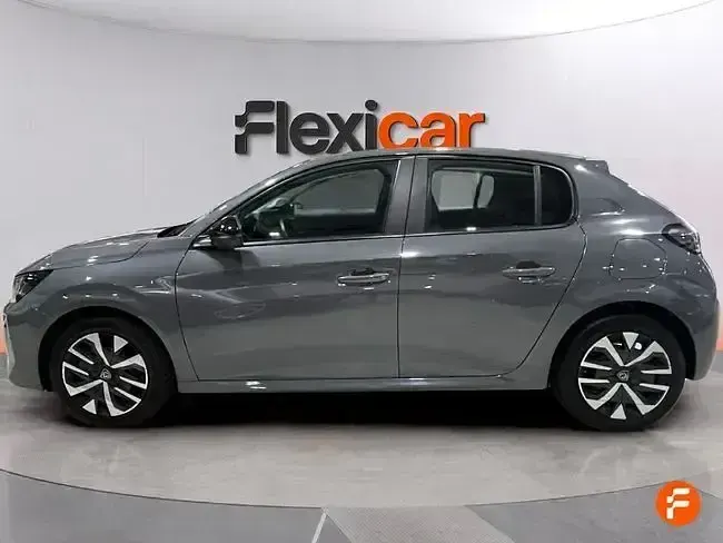 Usado Peugeot 208 Active 100 CV (73 kW) 2024 Gris Utilitario