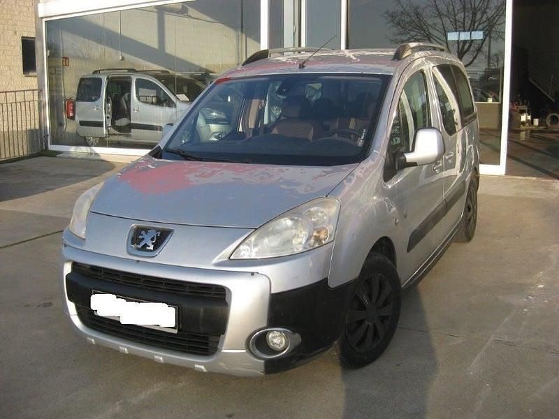 Usado Peugeot Partner Tepee Access 92 CV (67 kW) 2012 Gris / plata Monovolumen