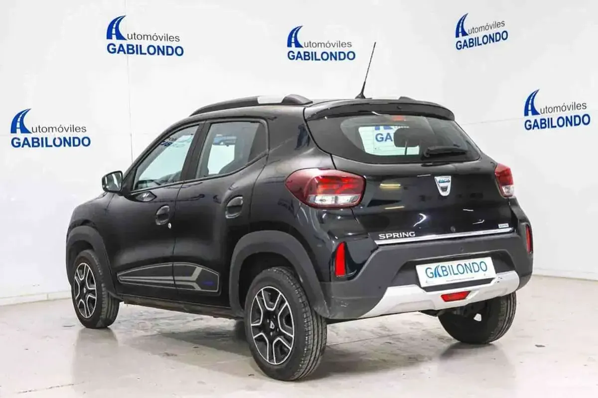 Usado Dacia Spring Essentiel 33 kW (45 CV) 2022 Negro Utilitario