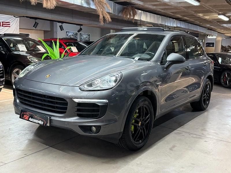 Usado Porsche Cayenne S E-Hybrid 416 CV (305 kW) 2017 Gris / plata SUV