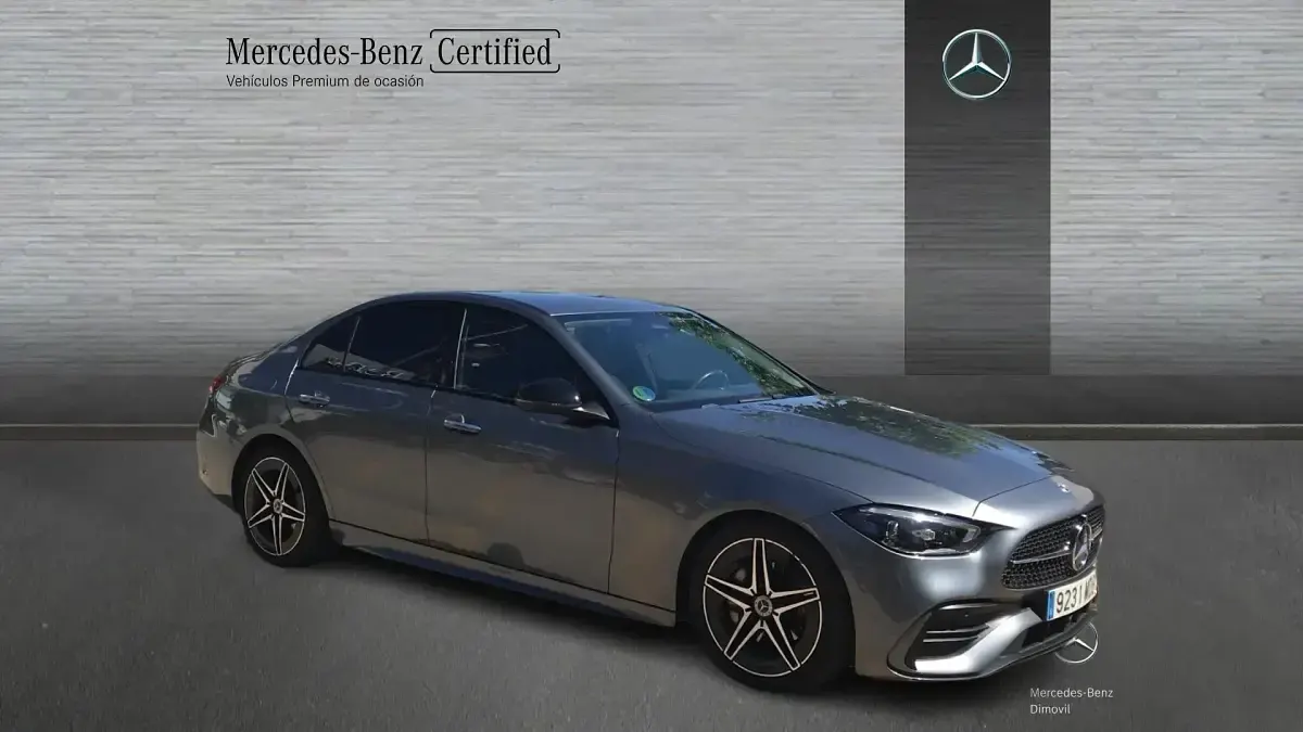 Usado Mercedes C200 AMG line 163 CV (119 kW) 2022 Gris Familiar