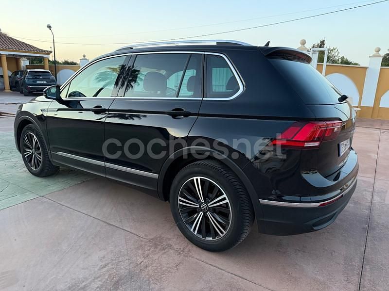 Usado VW Tiguan Life 150 CV (110 kW) 2021 Negro SUV